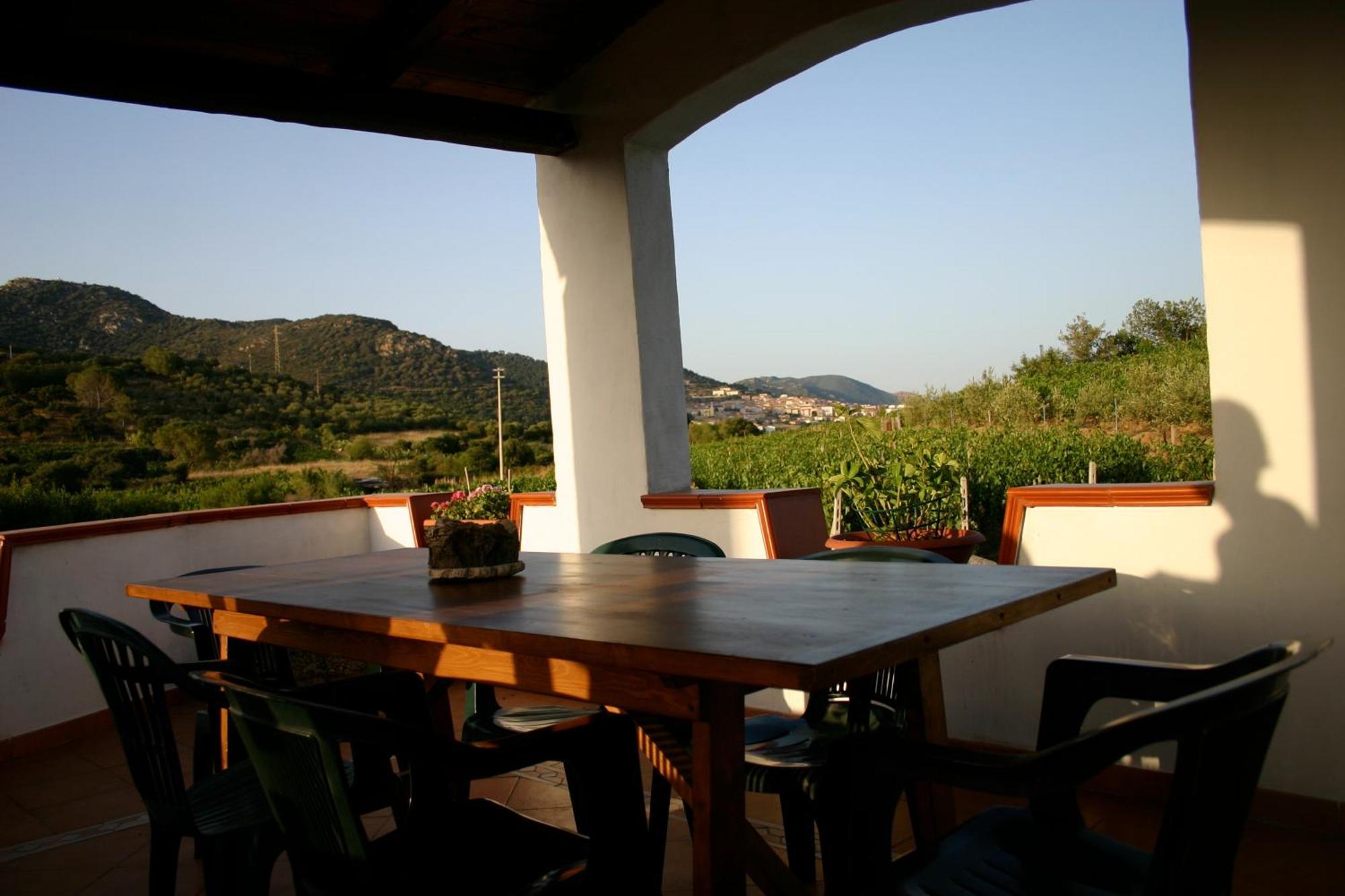 Agriturismo B&B Domo De Resteblas Berchidda Dış mekan fotoğraf