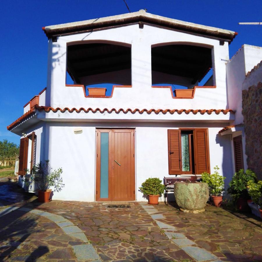 Agriturismo B&B Domo De Resteblas Berchidda Dış mekan fotoğraf